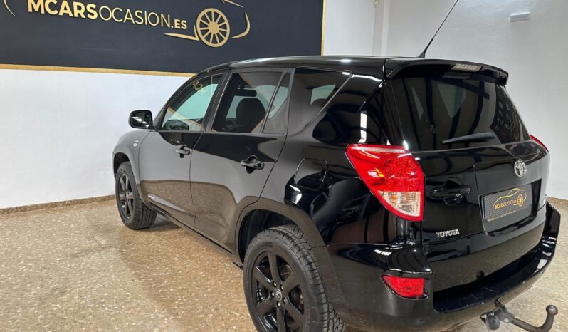 
								TOYOTA RAV4 2.2D 136cv 4WD lleno									