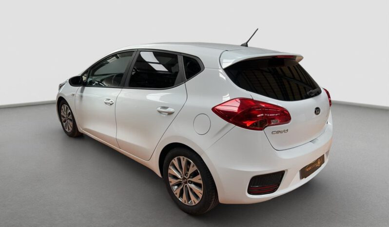 
								KIA CEED 1.4 CRDI 90 CV CONCEPT PLUS 6VEL lleno									